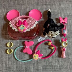 Minnie Mouse Veterinary Set - Figaro Plush & Interactive Pieces - Disney Parks